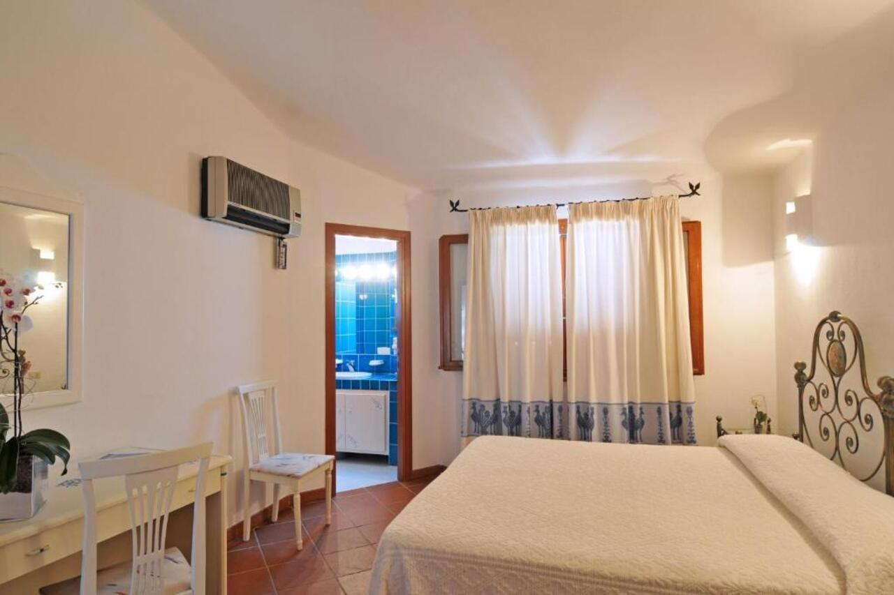 Hotel Il Piccolo Golf Porto Cervo Exteriör bild