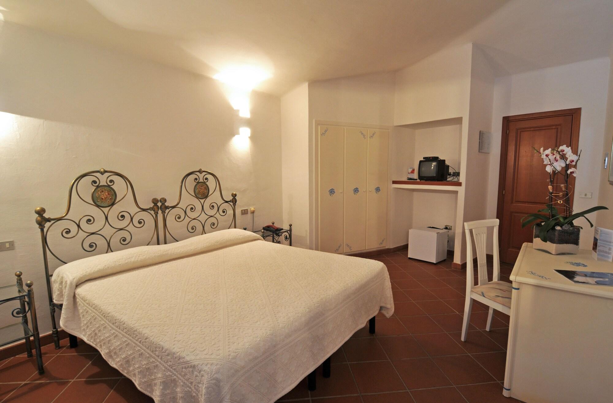 Hotel Il Piccolo Golf Porto Cervo Exteriör bild