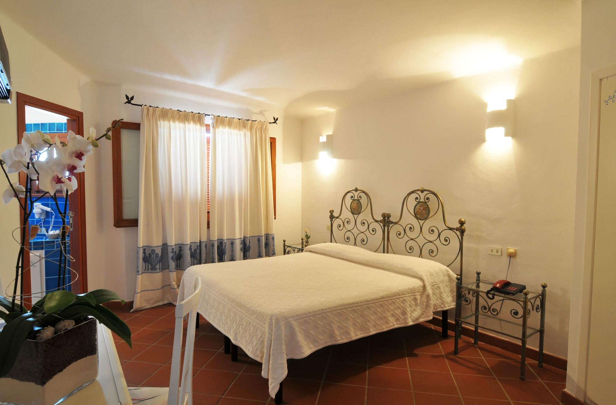 Hotel Il Piccolo Golf Porto Cervo Exteriör bild