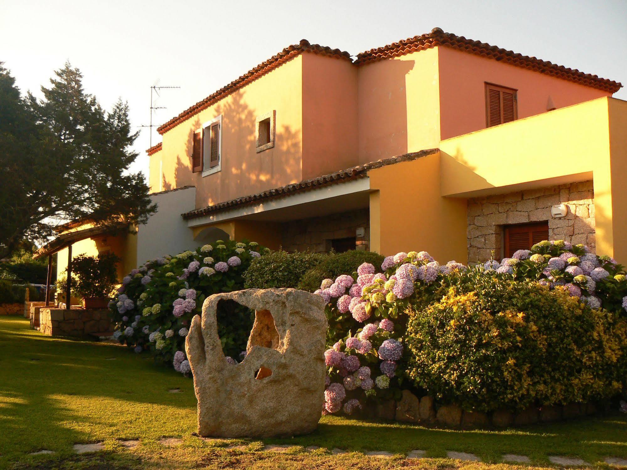 Hotel Il Piccolo Golf Porto Cervo Exteriör bild