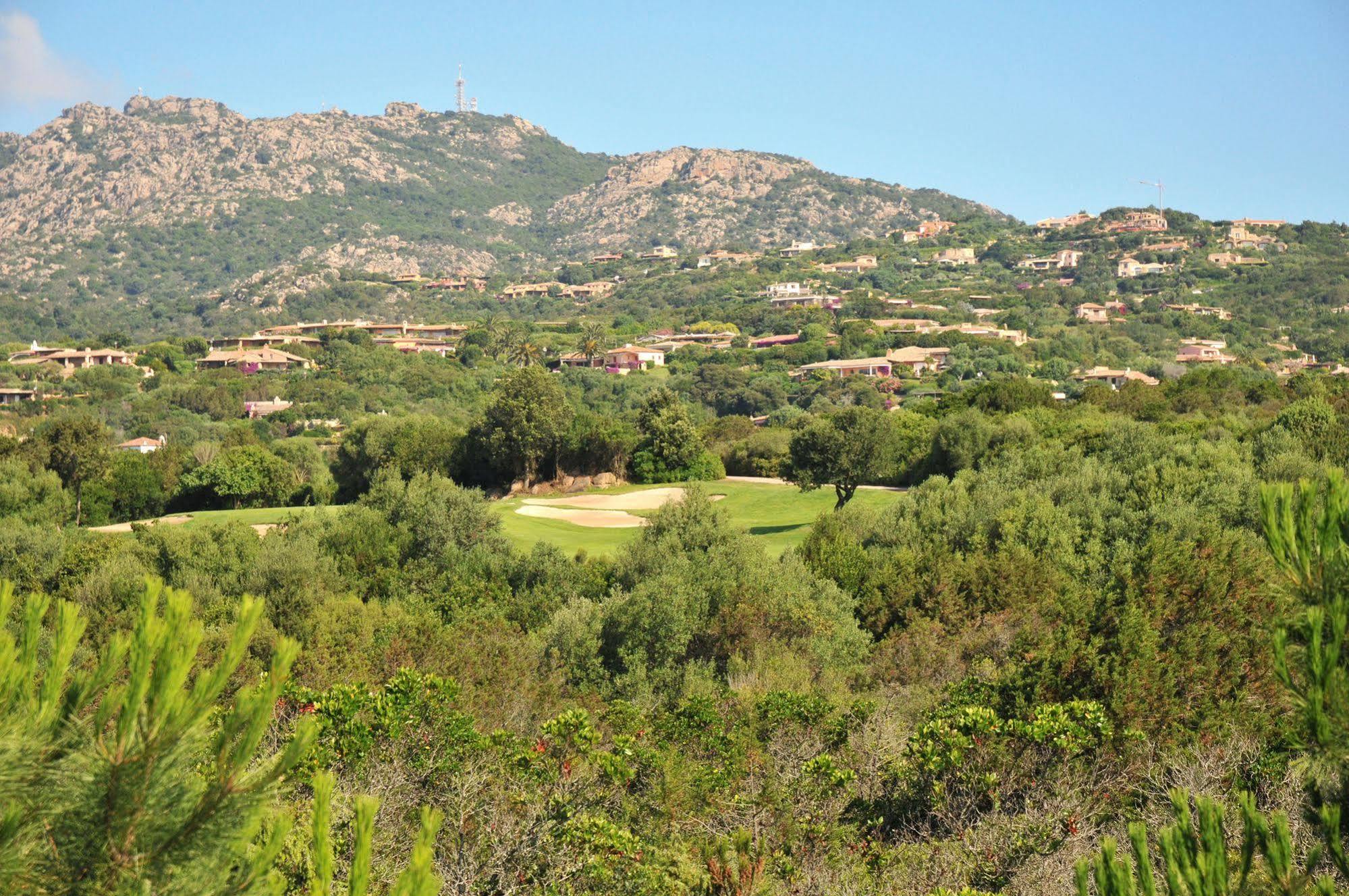 Hotel Il Piccolo Golf Porto Cervo Exteriör bild