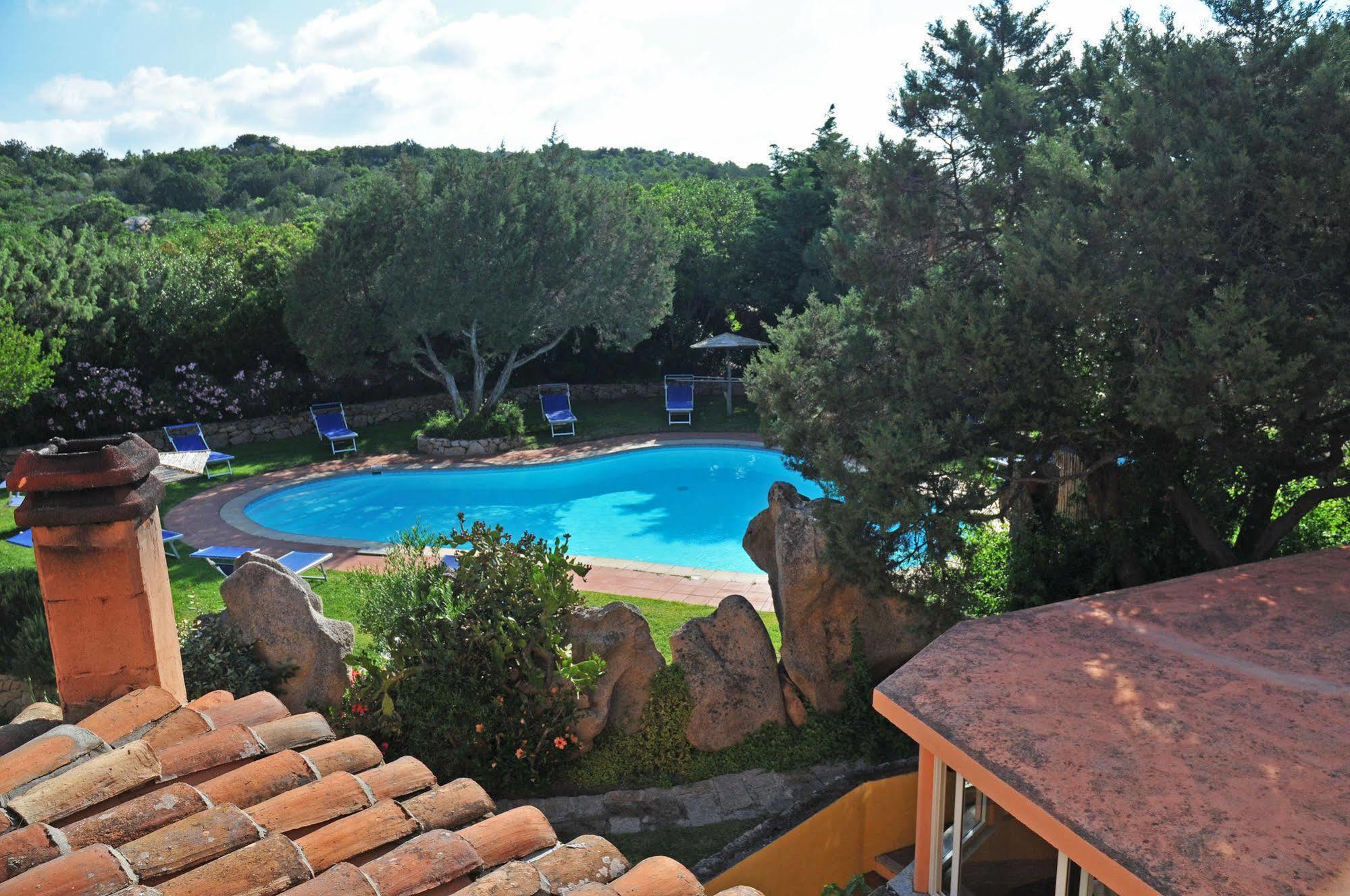 Hotel Il Piccolo Golf Porto Cervo Exteriör bild
