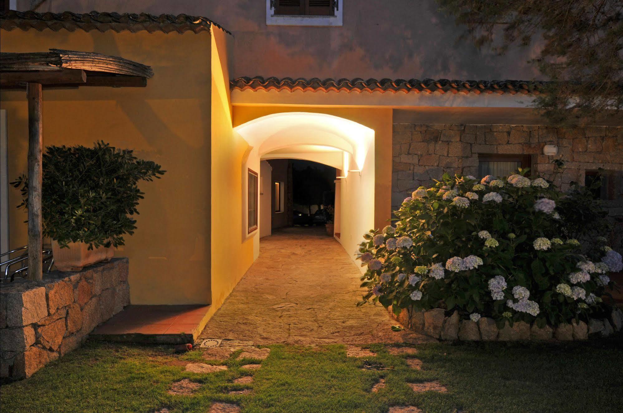 Hotel Il Piccolo Golf Porto Cervo Exteriör bild